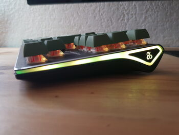 Comprar Teclado mecánico Newskill Serike TKL