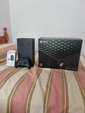 Xbox Series X 1TB incluye bateria recargable por usb -c como junto con caja y accesorios 