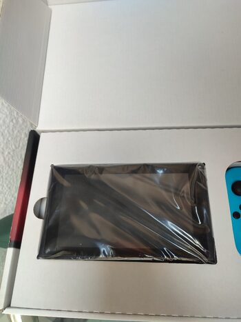 Nintendo Switch Vulnerable con caja + todos los accesorios 