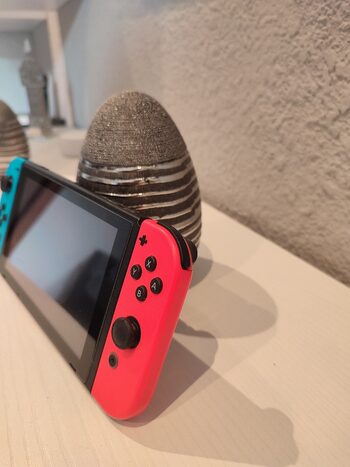 Nintendo Switch Vulnerable con caja + todos los accesorios 