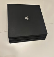 PlayStation 4 Pro, 1GB TB. 