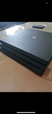 PlayStation 4 Pro 1TB + mando + juegos + cables for sale