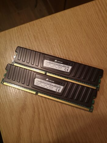 Corsair Vengeance 8 GB (2 x 4 GB) DDR3-1600 Black / Yellow PC RAM