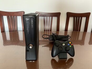 Pack Xbox 360 Slim 250 GB + Mando