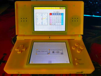 Redeem Nintendo DS Lite, Yellow