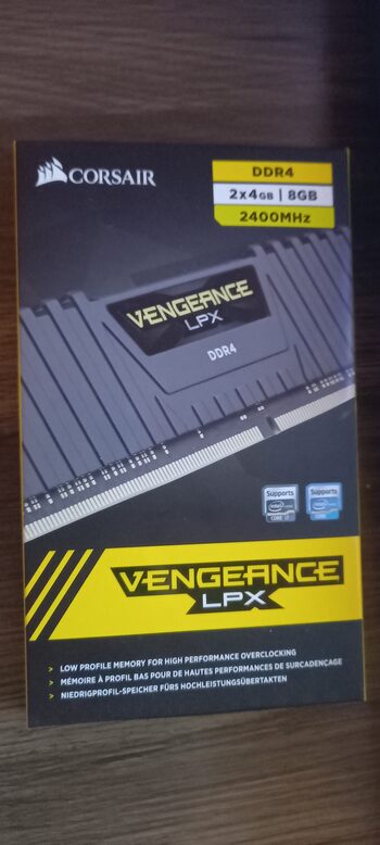 Corsair Vengeance LPX 8 GB (2 x 4 GB) DDR4-2400 Black / Yellow PC RAM