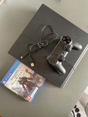 Play Station 4 + Assasins Creed Valhalla