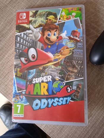 Nintendo Switch + Super Mario Odyssey 