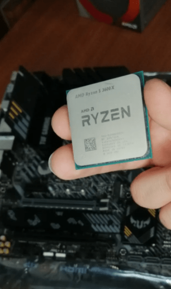 AMD Ryzen 5 3600X 3.8-4.4 GHz AM4 6-Core CPU