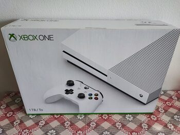 Xbox One S blanc (console+manette+jeu+support vertical)
