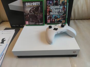 XBOX ONE X 1TB SPECIAL EDITION+ 2 ZAIDIMAI