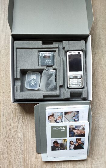Nokia N73 Silver Grey/Deep Plum