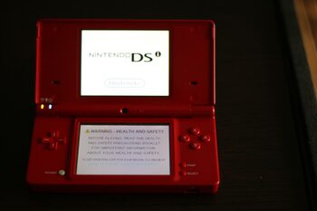 Nintendo Dsi raudonas