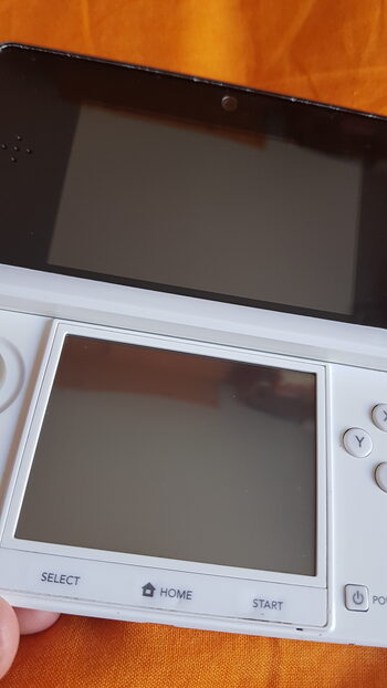 Get Nintendo 3DS, White