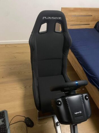 Logitech g29 + Playseat Evolution