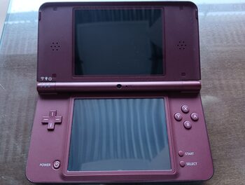 Nintendo DSi XL, Dark Red