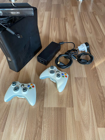 Xbox 360S, atrista, 250gb, 40zaidimu, kinect, pulteliai, laidai