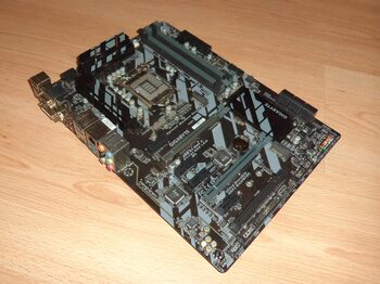 Gigabyte Z370 HD3P (rev. 1.0) Intel Z370 ATX DDR4 LGA1151 2 x PCI-E x16 Slots Motherboard