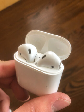 Redeem Apple Airpods Gen 1