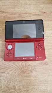 Nintendo 3DS, Red