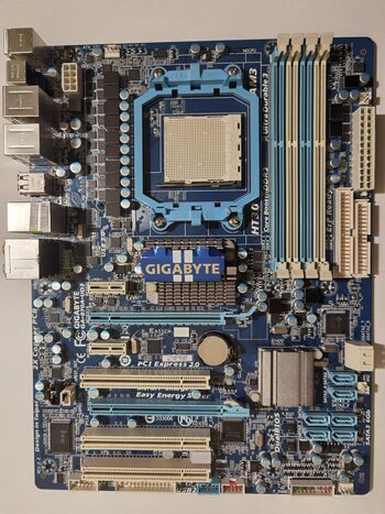 Gigabyte GA-870A-UD3 AMD 870 ATX DDR3 AM3 2 x PCI-E x16 Slots Motherboard