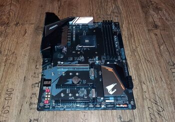 Gigabyte B450 AORUS PRO AMD B450 ATX DDR4 AM4 3 x PCI-E x16 Slots Motherboard