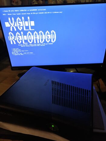 Xbox 360 S, be priedų
