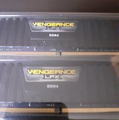 Corsair 32 GB (2 x 16 GB) DDR4-3200 Black PC RAM