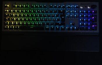 ROCCAT Vulcan 120 AIMO mechaninė klaviatūra