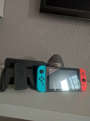 Nintendo Switch, Blue & Red