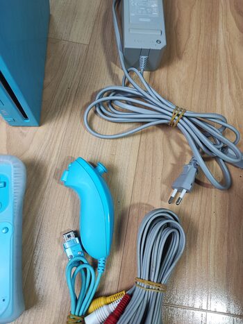 Redeem Nintendo Wii, Neon Blue, 512MB