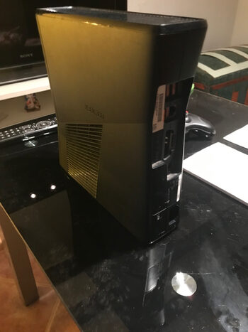 Xbox 360 S 250 Gb con chip RGH y Aurora 