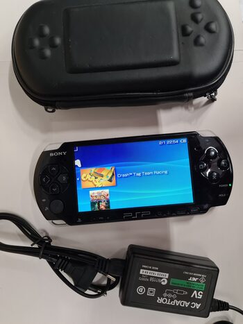 PSP 3004, Black, 32GB kortelė su žaidimais, pakrovėjas, dėkliukas, atrišta