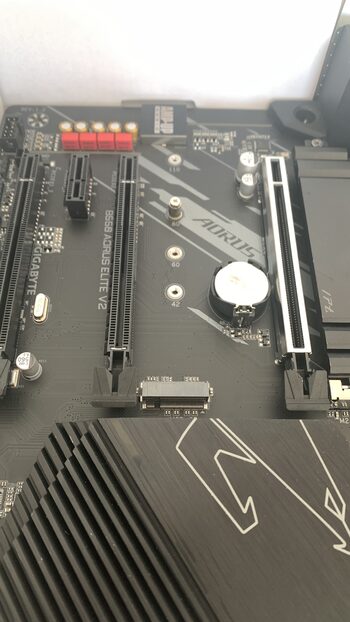 Gigabyte B550 AORUS ELITE V2 AMD B550 ATX DDR4 AM4 3 x PCI-E x16 Slots Motherboard for sale