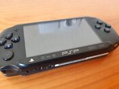 PSP Street (E1000) NEGRA, 16GB + Juego +Memory Stick + Cargador