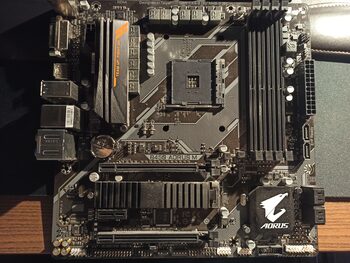 Gigabyte B450 AORUS M AMD B450 Micro ATX DDR4 AM4 2 x PCI-E x16 Slots Motherboard