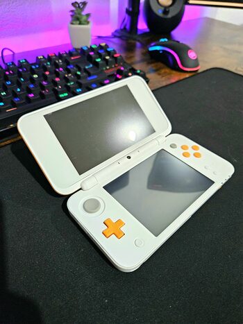 New Nintendo 2DS XL, Orange & White