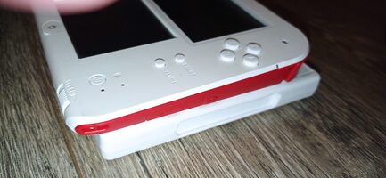 Nintendo 2DS, Red & White