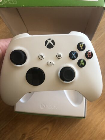 Microsoft Xbox Series X pultelis, baltos spalvos, su dėžute