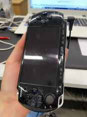 Buy PSP 3004 atrista su zaidimais viduje + 4GB kortele, su pakroveju.