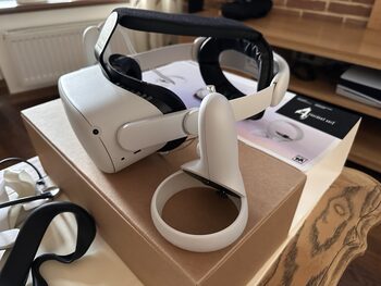 Oculus Quest 2 128Gb + Kiwi Head Strap for sale