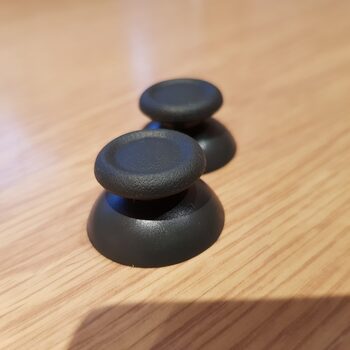 DualShock 4 v2 analog sticks