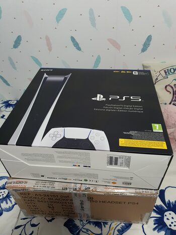 Playstation 5 Digital Edition, Black & White, 825GB