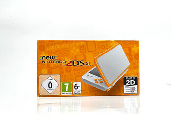 New Nintendo 2DS XL (Naranja/Blanco) - Con todos los accesorios