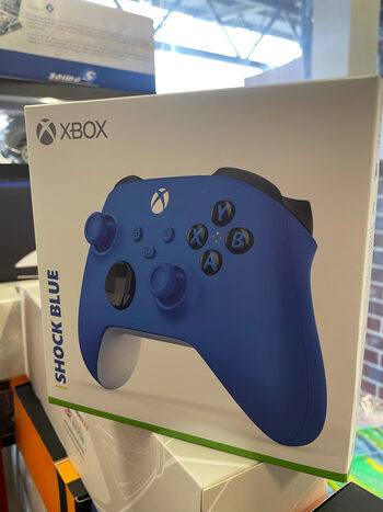 Xbox Series X|S belaidis pultelis. Shock Blue spalva. Tinka Xbox one konsolėms. Wireless joystick