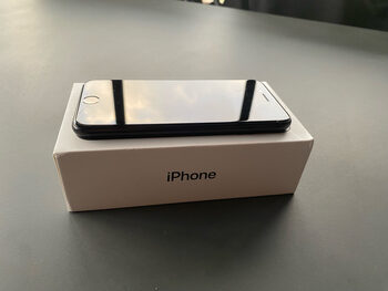 Get Apple iPhone SE 128GB Black (2020)
