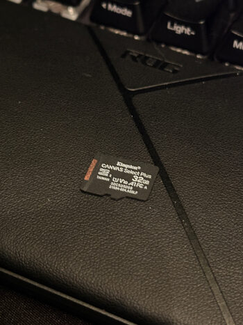 32GB Kingston MicroSD