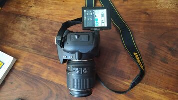Redeem Cámara Nikon D5000 + 2 objetivos VR + curso National Geographic + accesorios