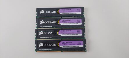 Corsair XMS2 1 GB (1 x 1 GB) DDR2-800 Black / Purple PC RAM