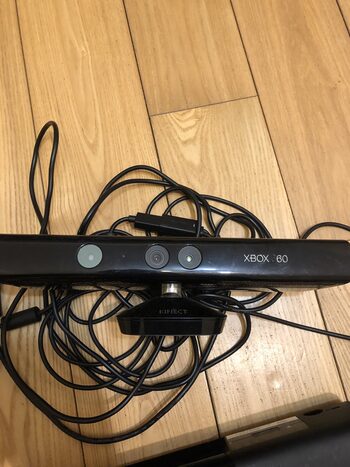 Xbox 360 E, atrištas,250GB su kinect